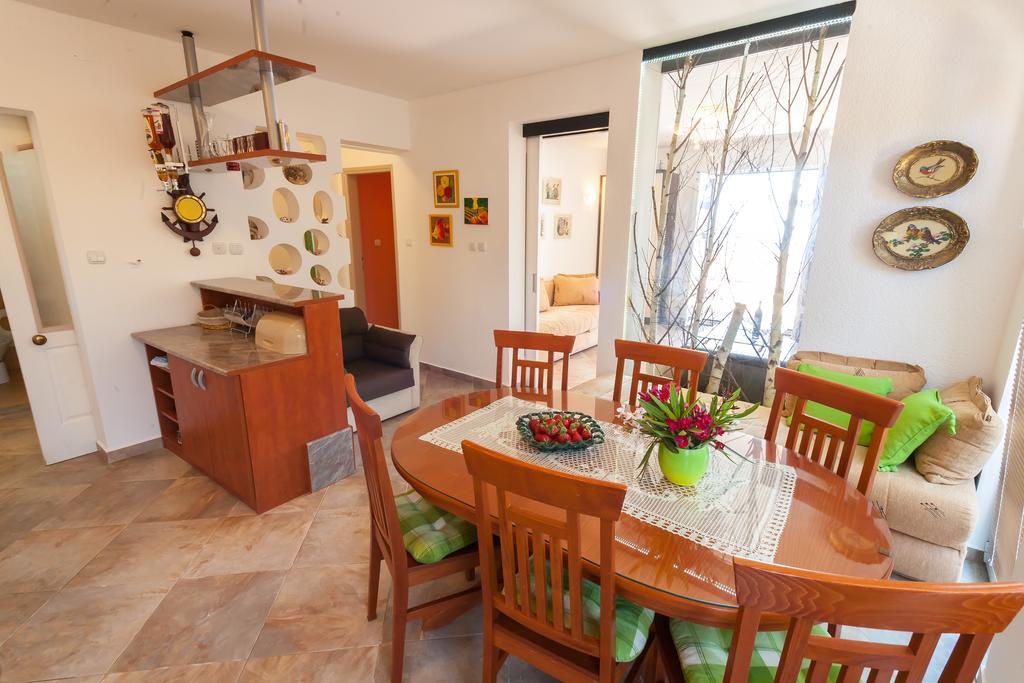 Apartments Mila Krimovica المظهر الخارجي الصورة